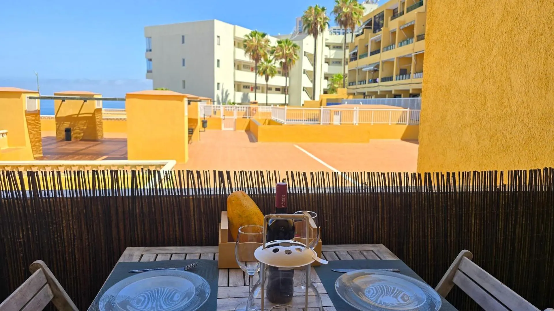Arena Beach By Helloapartments Puerto de Santiago  Apartamento Puerto de Santiago (Tenerife)